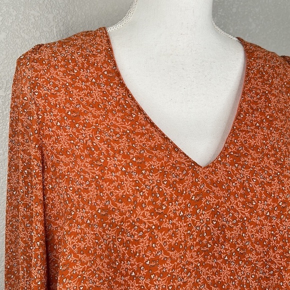 ASTR Boho Rust Ditsy Floral V-neck Long Sleeve Top Size Medium - Picture 2 of 7